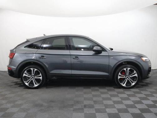 Daytona Gray Pearl Effect 2024 Audi Q5 45 S line quattro Premium