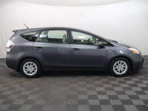 2013 Toyota Prius v Two