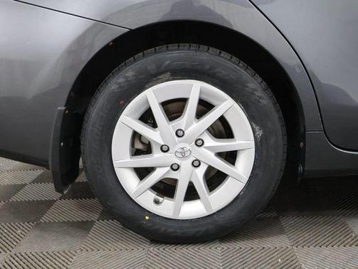 2013 Toyota Prius v Two