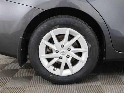 2013 Toyota Prius v Two