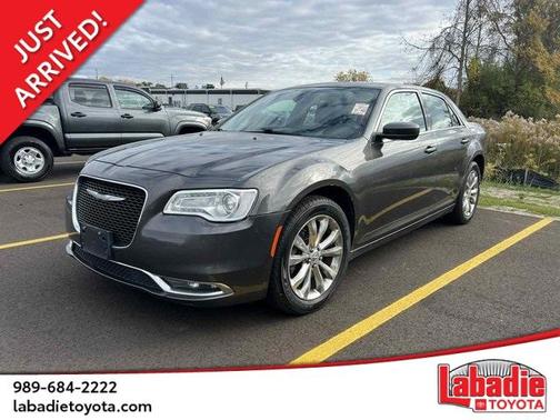 2017 Chrysler 300 Limited