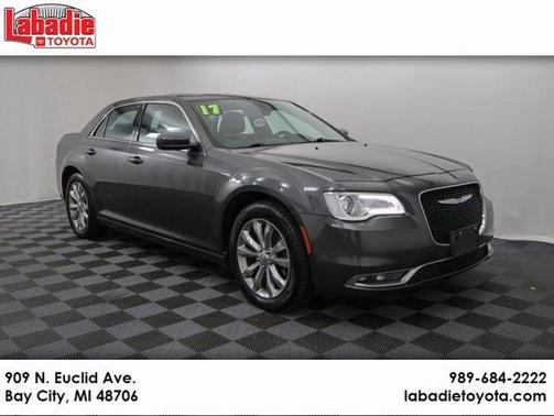 2017 Chrysler 300 Limited