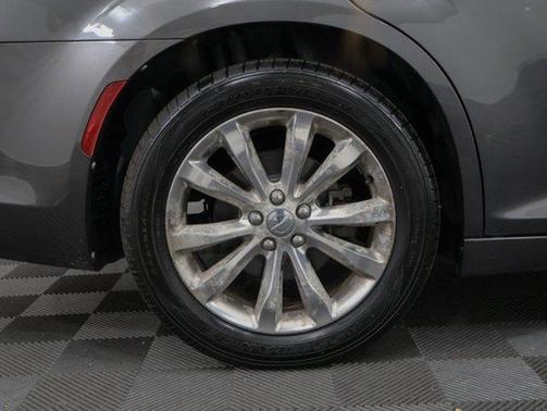 2017 Chrysler 300 Limited