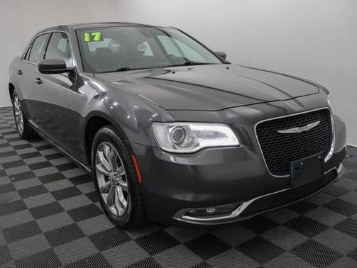 2017 Chrysler 300 Limited