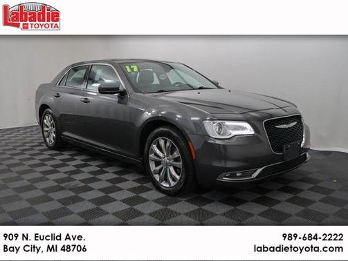 2017 Chrysler 300 Limited