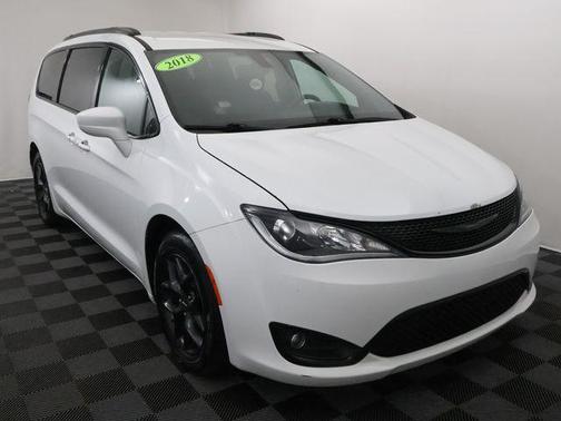 2018 Chrysler Pacifica Touring-L Plus