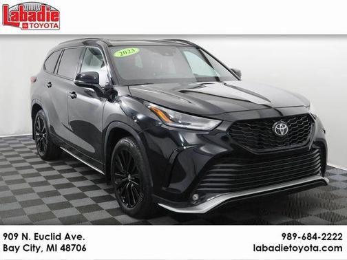 Midnight Black 2023 Toyota Highlander XSE