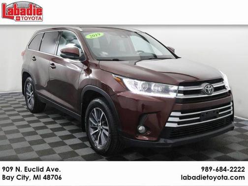 Ooh La La Rouge Mica 2019 Toyota Highlander XLE