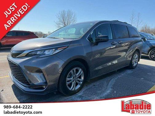 2022 Toyota Sienna XSE 7 Passenger