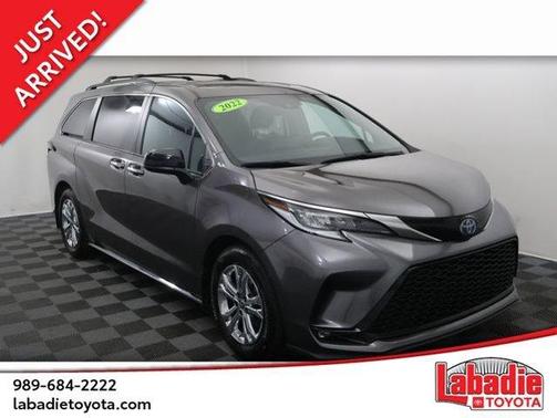2022 Toyota Sienna XSE 7 Passenger