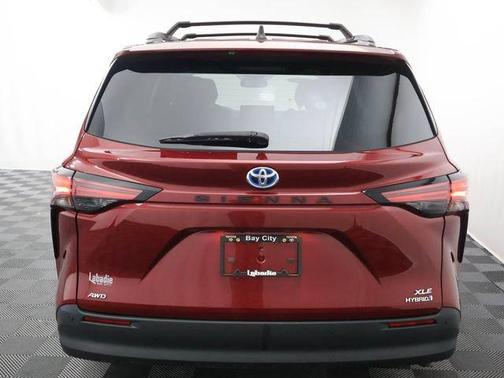 Ruby Flare Pearl 2022 Toyota Sienna XLE