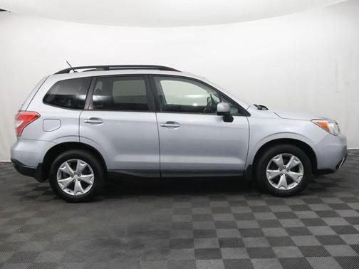 Ice Silver Metallic 2015 Subaru Forester 2.5i Premium