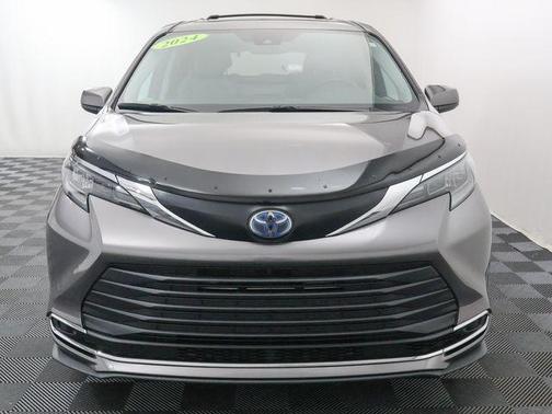 Cement 2024 Toyota Sienna XLE