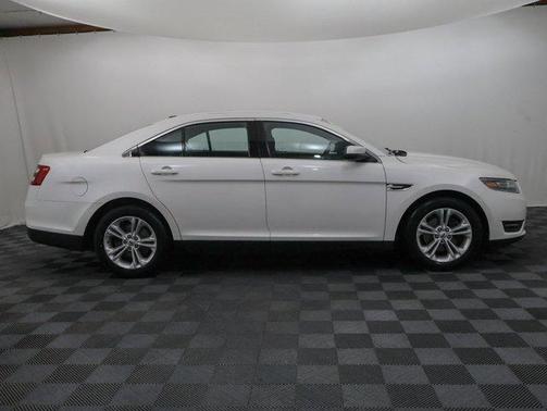 2016 Ford Taurus SEL
