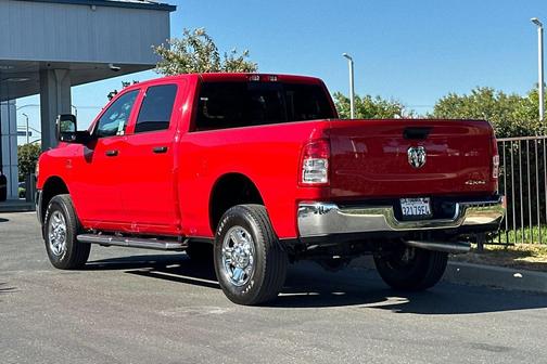 2024 RAM 2500 Tradesman Crew Cab 4x4 6'4' Box