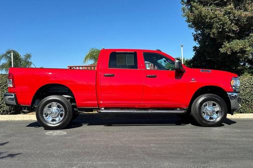 2024 RAM 2500 Tradesman Crew Cab 4x4 6'4' Box