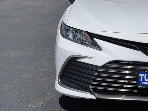 Ice Cap 2024 Toyota Camry LE