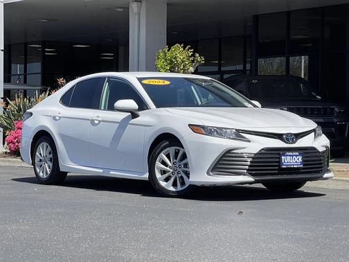 Ice Cap 2024 Toyota Camry LE