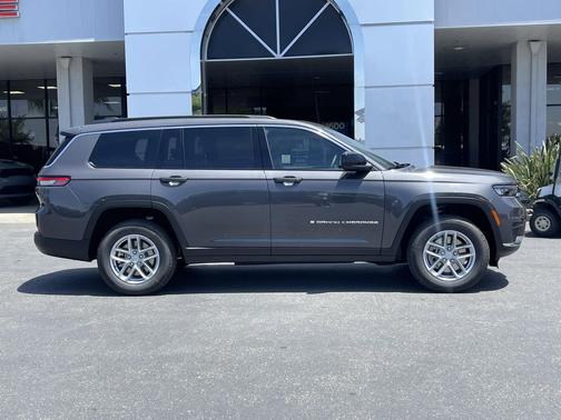 Baltic Gray Metallic Clearcoat 2026 Jeep Grand Cherokee L Altitude