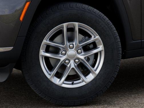 Baltic Gray Metallic Clearcoat 2026 Jeep Grand Cherokee L Altitude