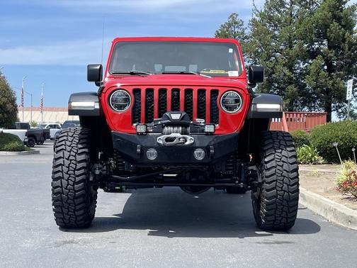Firecracker Red Clearcoat 2021 Jeep Gladiator Rubicon