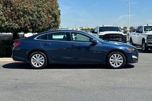 2022 Chevrolet Malibu FWD LT