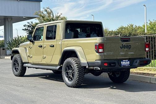 2025 Jeep Gladiator High Tide