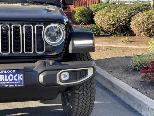 Black Clearcoat 2026 Jeep Wrangler 4-Door Sahara 4x4
