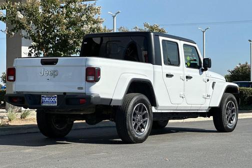 2023 Jeep Gladiator Overland
