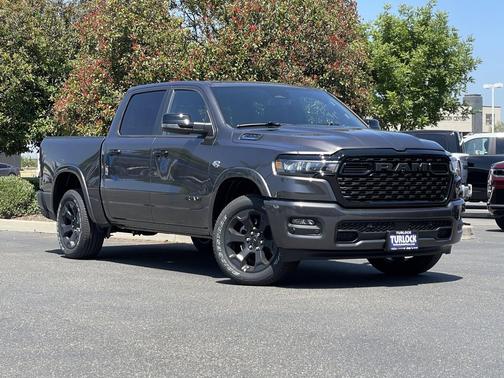 Granite Crystal Metallic Clearcoat 2026 RAM 1500 Big Horn/Lone Star