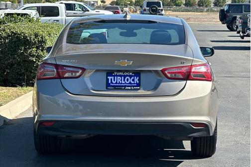 2022 Chevrolet Malibu FWD LT