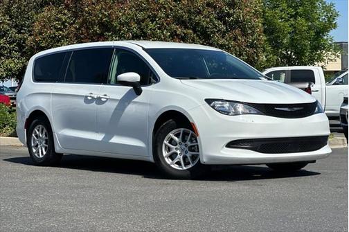 2023 Chrysler Voyager LX