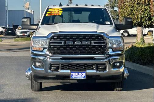 2024 RAM 3500 Big Horn Crew Cab 4x4 8' Box