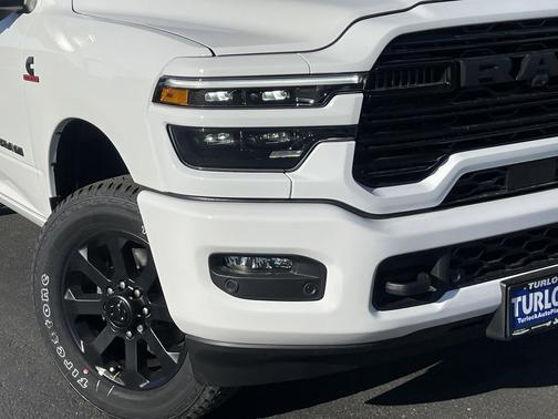 Bright White Clearcoat 2026 RAM 2500 Laramie Crew Cab 4x4 6'4' Box