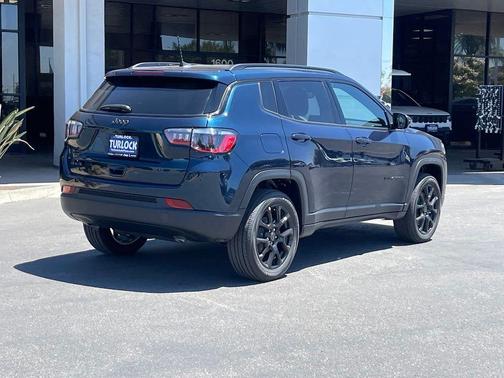 Fathom Blue Pearl Coat 2026 Jeep Compass Sport