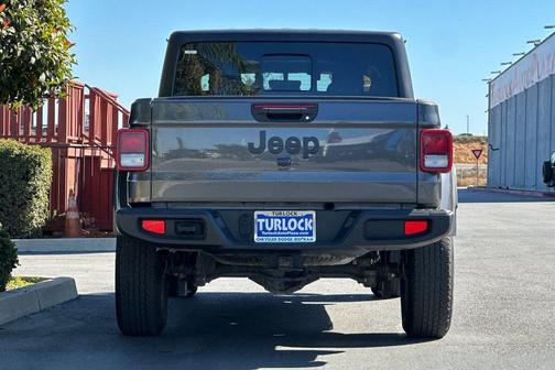 2022 Jeep Gladiator Sport S