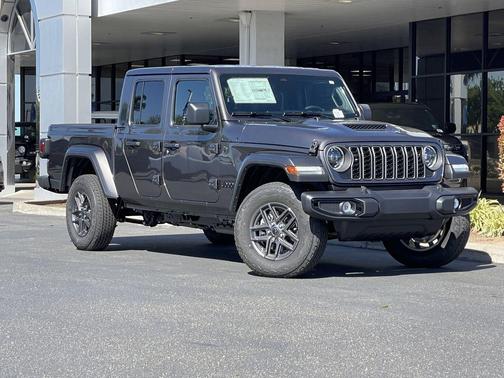 Granite Crystal Metallic Clearcoat 2026 Jeep Gladiator Sport S