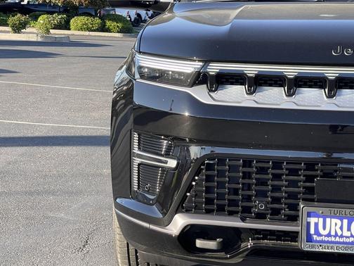 2026 Jeep Grand Wagoneer L 4x4