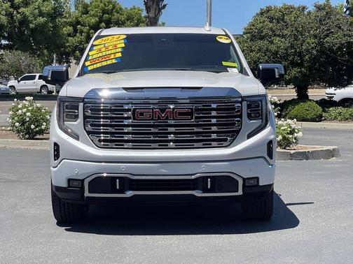 White Frost Tricoat 2024 GMC Sierra 1500 Denali