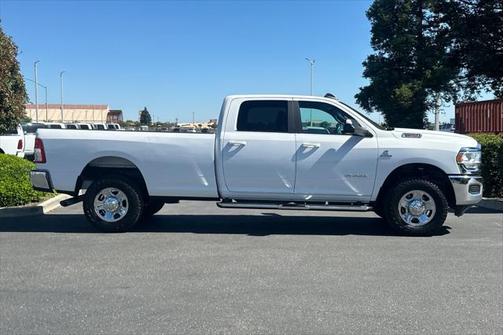 2021 RAM 2500 Big Horn Crew Cab 4x4 8' Box
