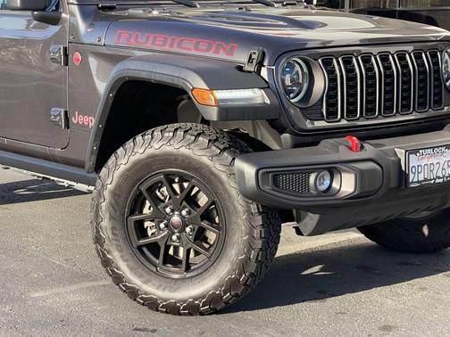 Granite Crystal Metallic Clearcoat 2024 Jeep Wrangler Rubicon