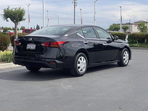 2022 Nissan Altima S FWD