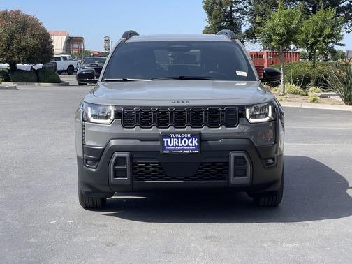 Sting-Gray Clearcoat 2026 Jeep Cherokee Laredo