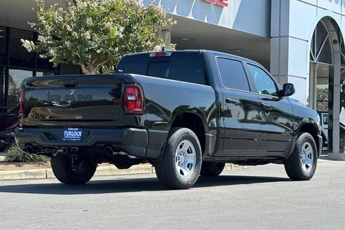Diamond Black Crystal Pearlcoat 2026 RAM 1500 Tradesman