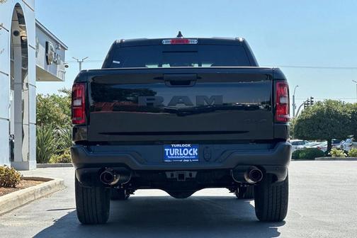 Diamond Black Crystal Pearlcoat 2026 RAM 1500 Tradesman