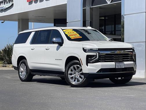 Iridescent Pearl Tricoat 2025 Chevrolet Suburban Premier