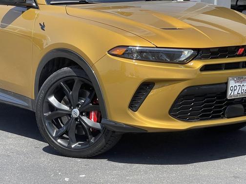 Acapulco Gold 2024 Dodge Hornet R/T EAWD