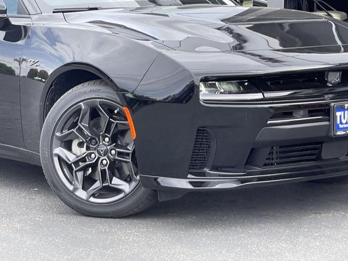 Diamond Black Crystal Pearlcoat 2026 Dodge Charger R/T