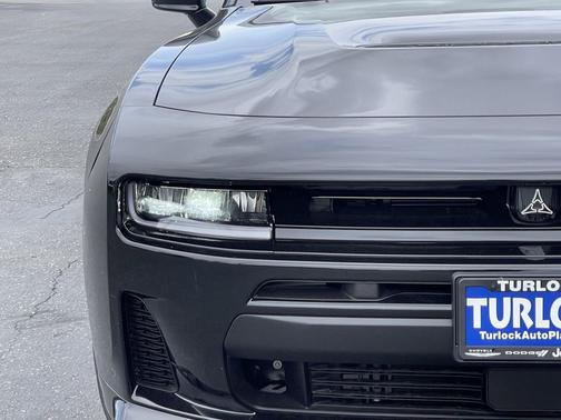 Diamond Black Crystal Pearlcoat 2026 Dodge Charger R/T