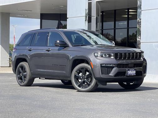 Baltic Gray Metallic Clearcoat 2026 Jeep Grand Cherokee Limited